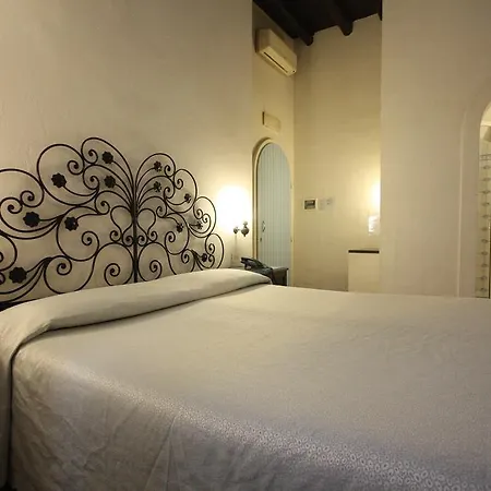 Hotell Cherubini 2*